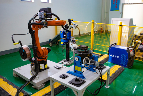 工业焊接机器人拆装实训车间2.jpg